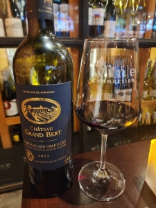 pic of red wine and glass