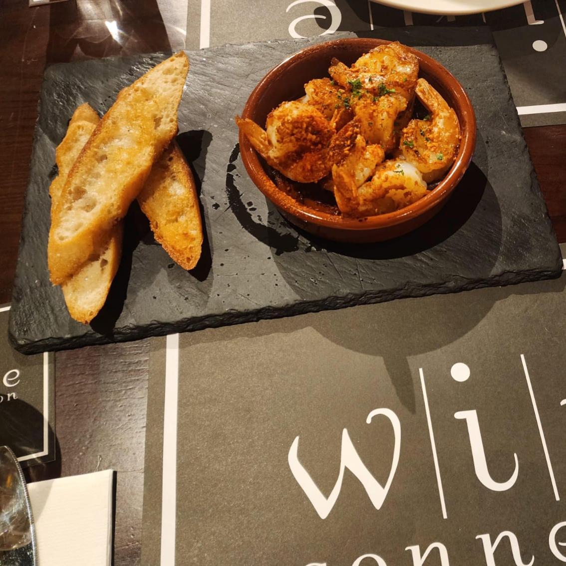 pic of garlic butter prawns