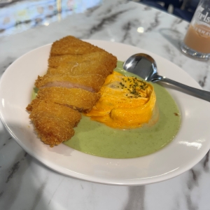 pic of green curry prawn cutlet